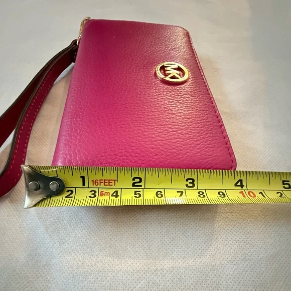 Michael Kors Jet Set Travel Wristlet Wallet Hot Pink Leather Phone Clutch - Picture 12 of 13